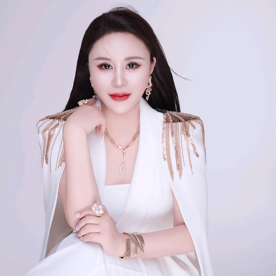 云妮•卓鼎蓝云邱老师