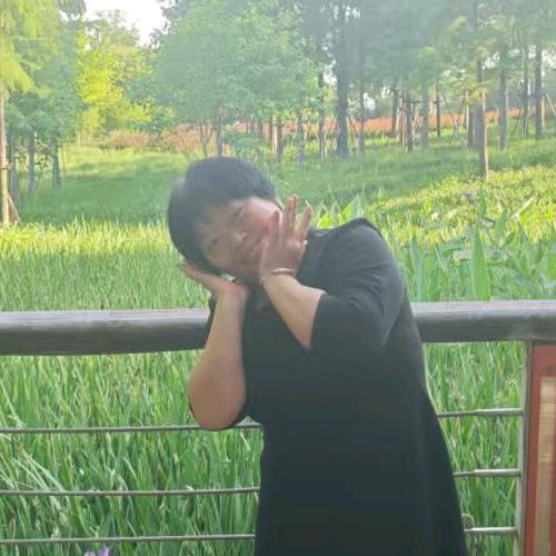 小梅看剧