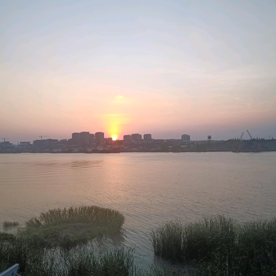 li，youg，xiang日落