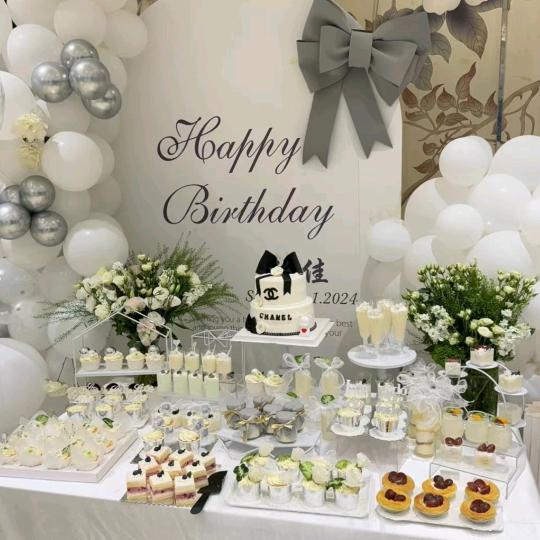 气球布置🎈蛋糕🍰 鲜花💐甜品台