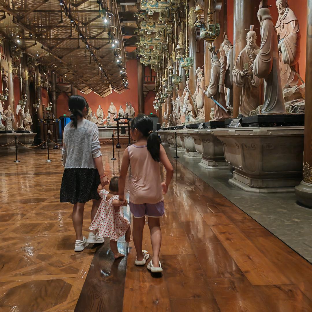 隔热断桥门窗，阳光房，雨棚
