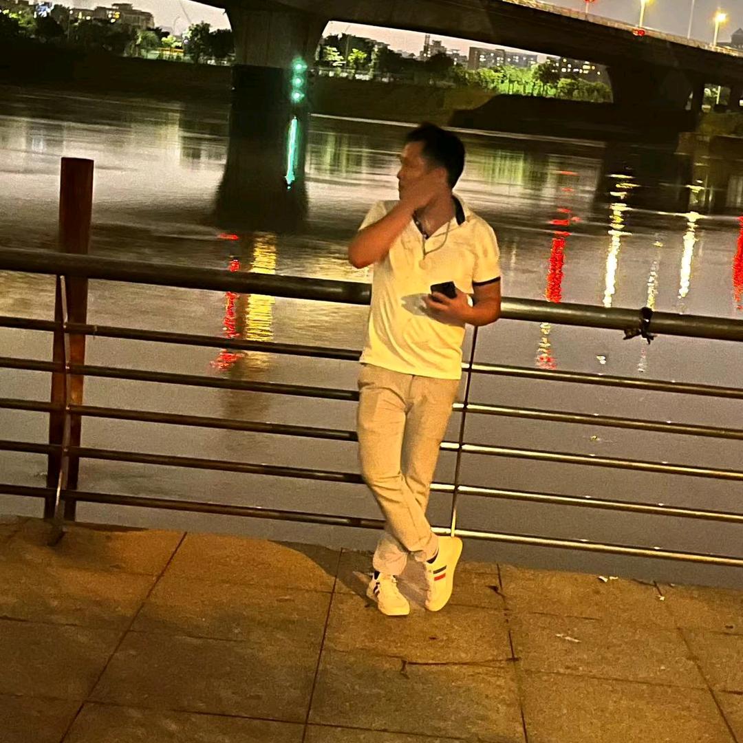 男孩