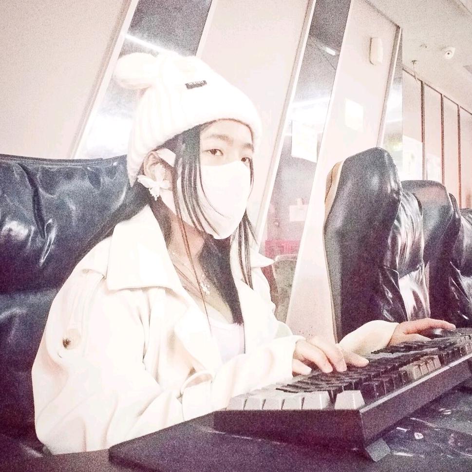 和小源在一起⁸.