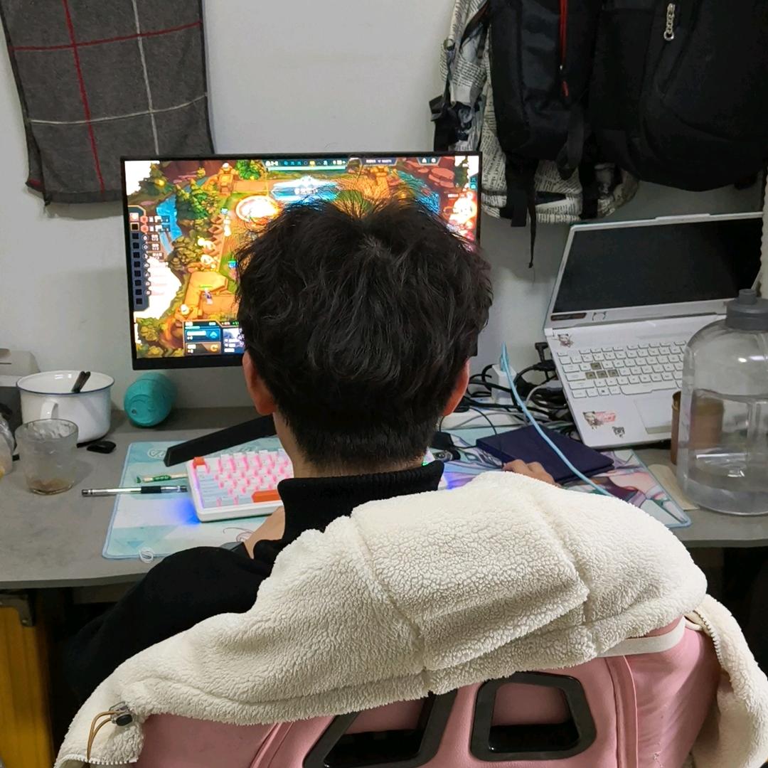 麻辣鸡脖（云顶）