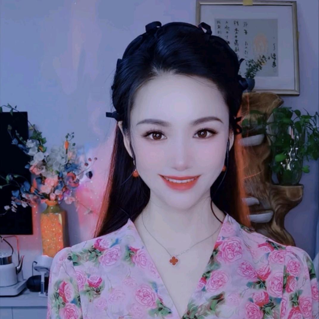 歌手李曼宁