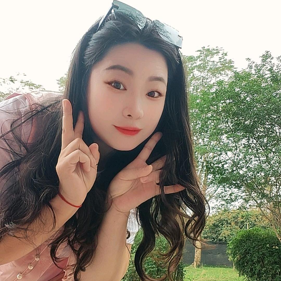 单眼皮小姐姐