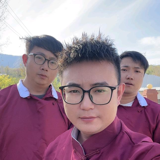 三根老草：