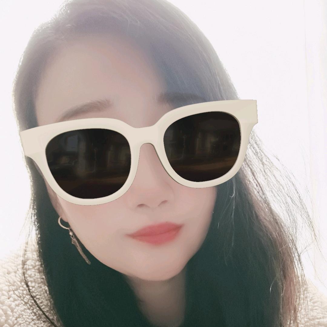 害羞的月亮