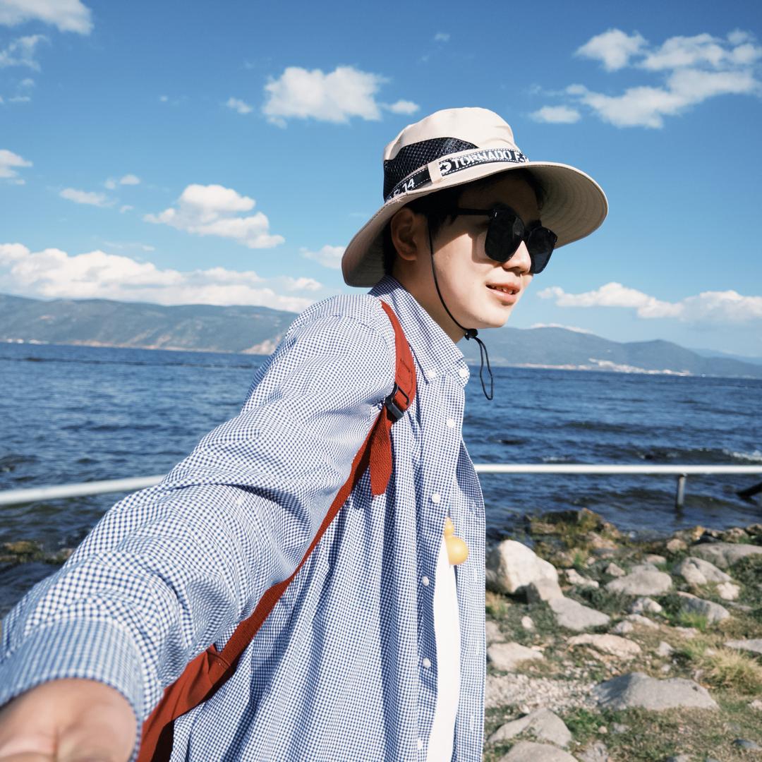 鱼大白（见过邓紫棋版）