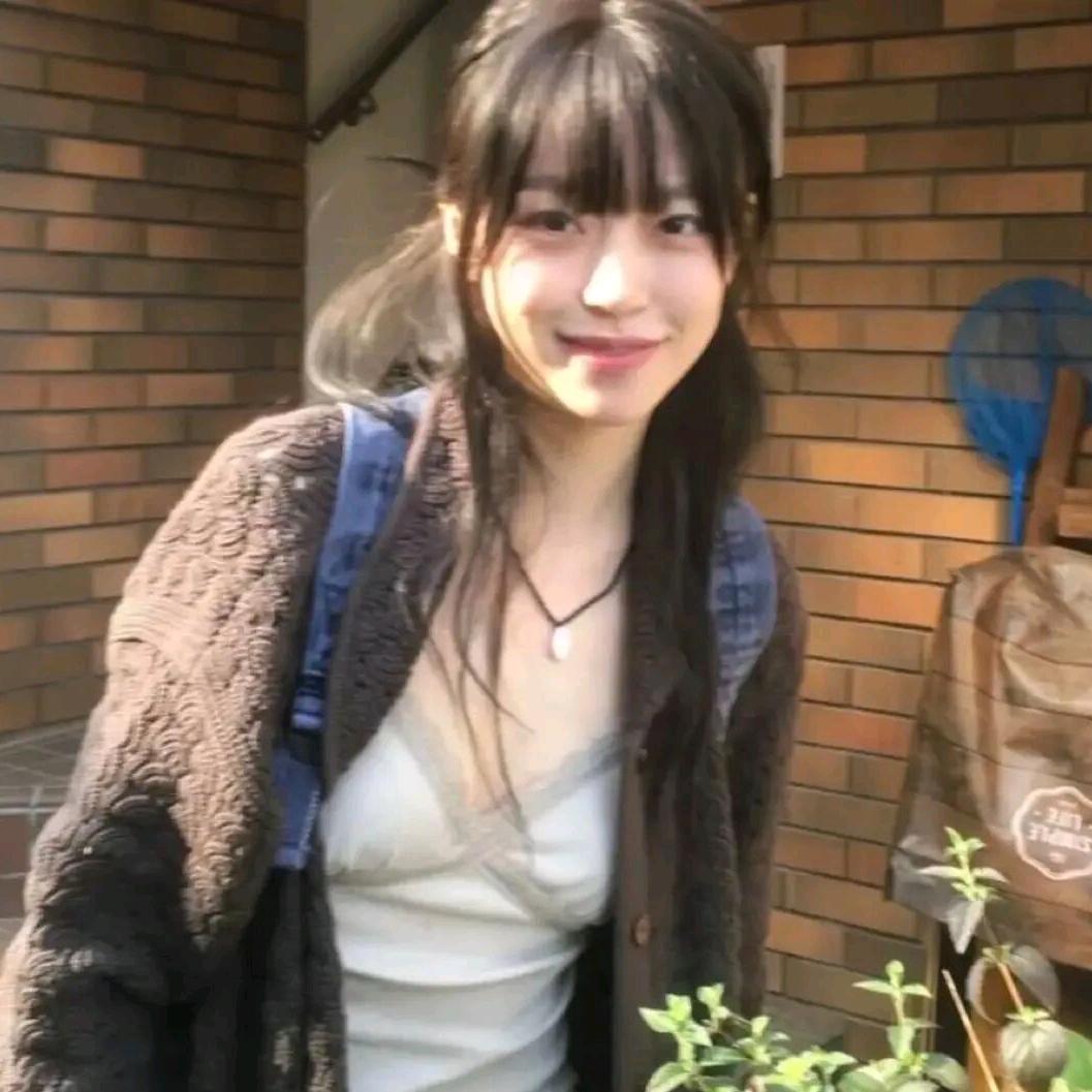 丷