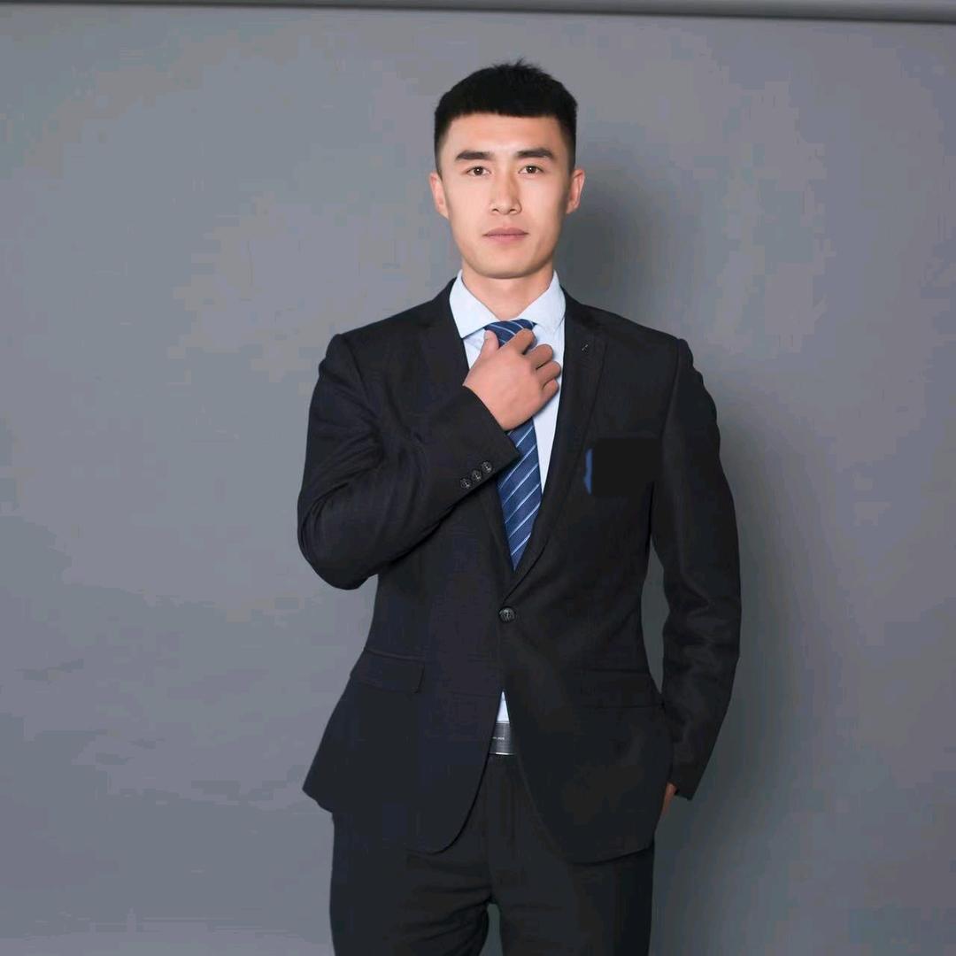 金盾驾校小王服务员