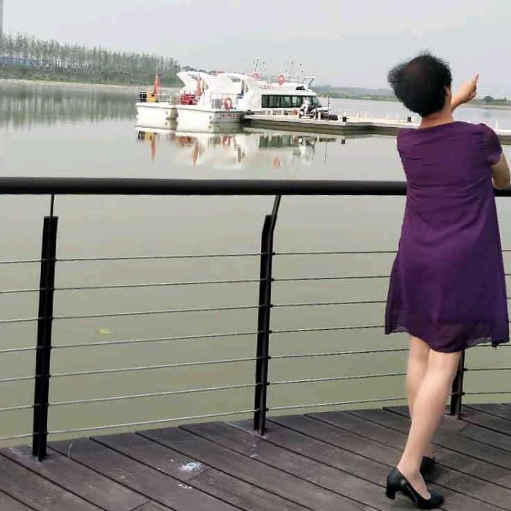 山青水秀