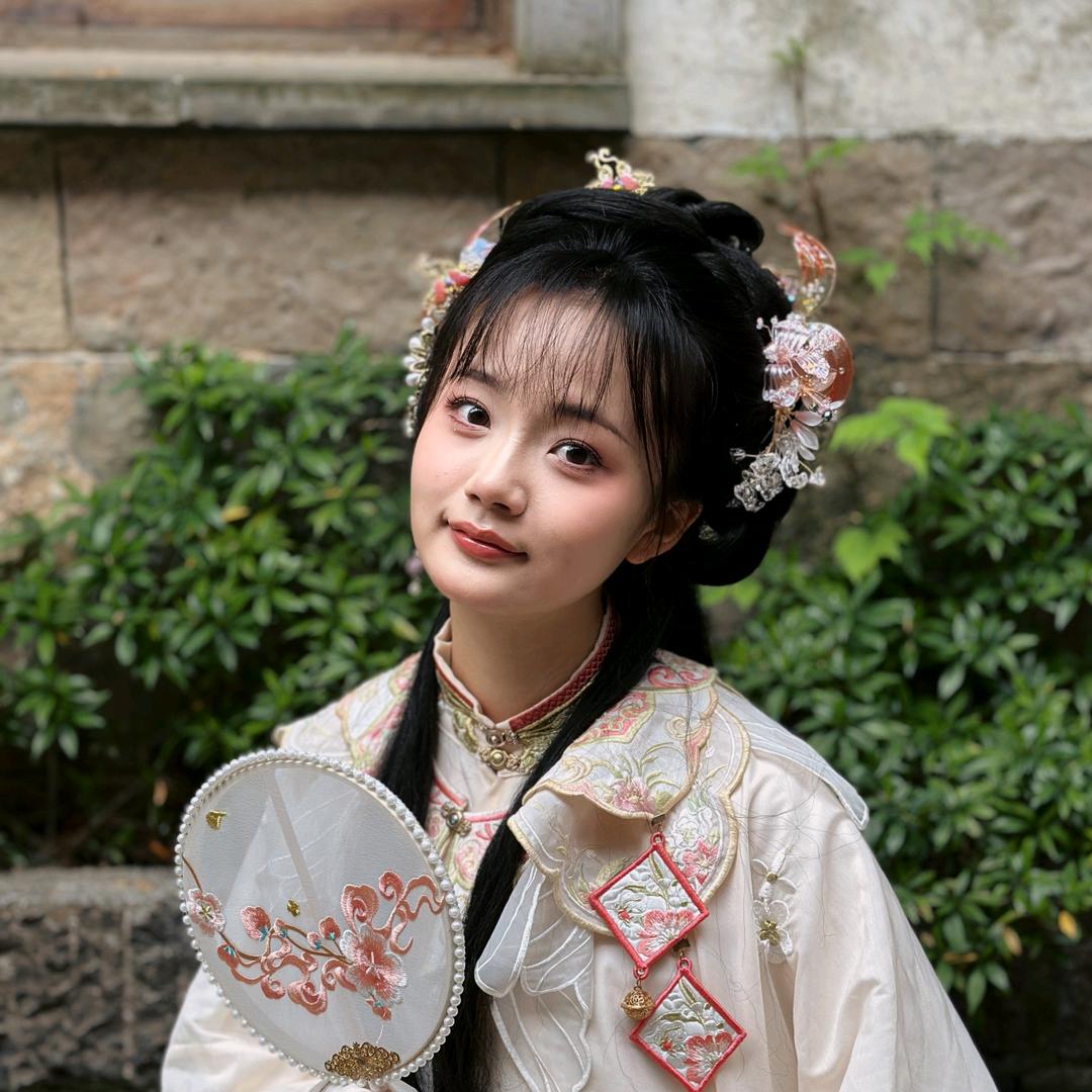 晓美时尚穿搭