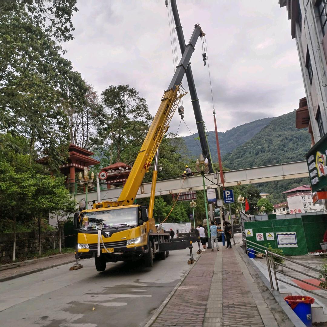 墨脱县龙强吊装租赁有限公司