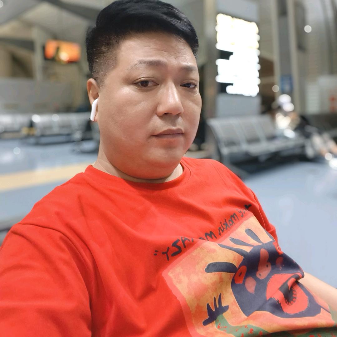亿菲服饰工厂店