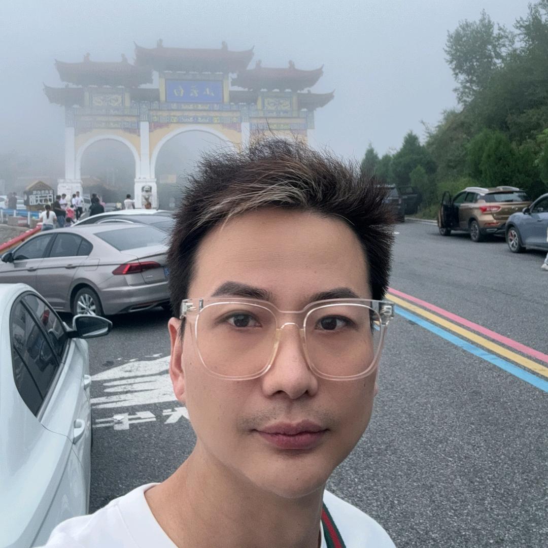 TFT·韩鑫烫发·染发·接发(伊河路店)