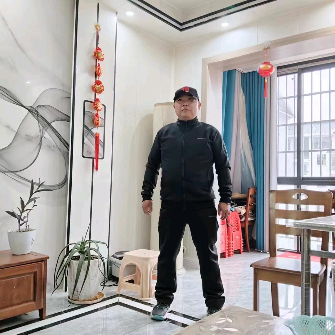 三江人在三江卖瓷砖