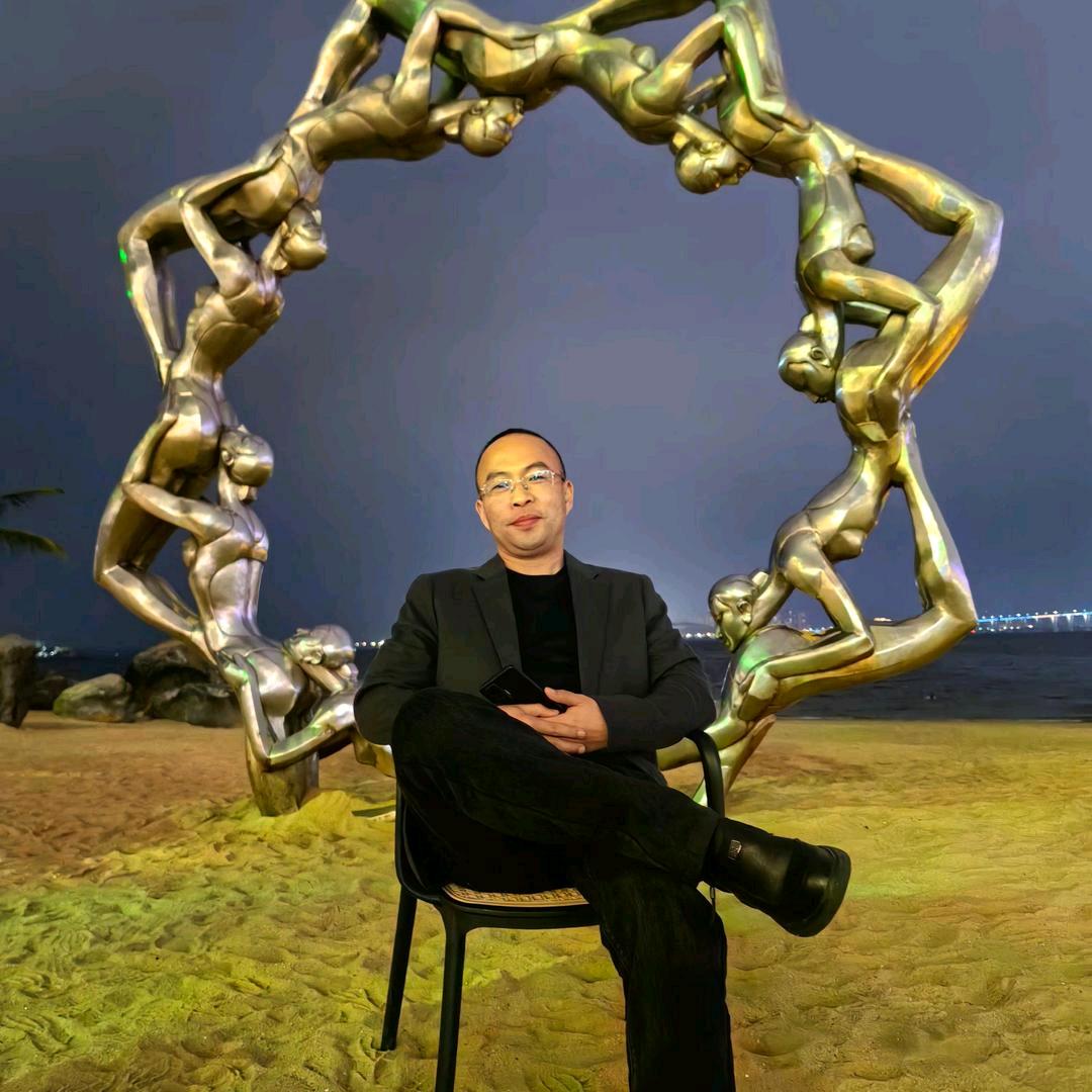 光头七@