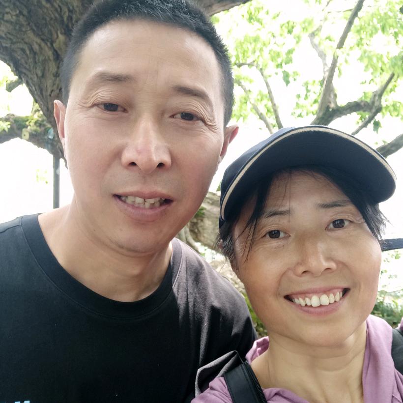 何咚咚爸爸妈妈（蜂糖专属账号）