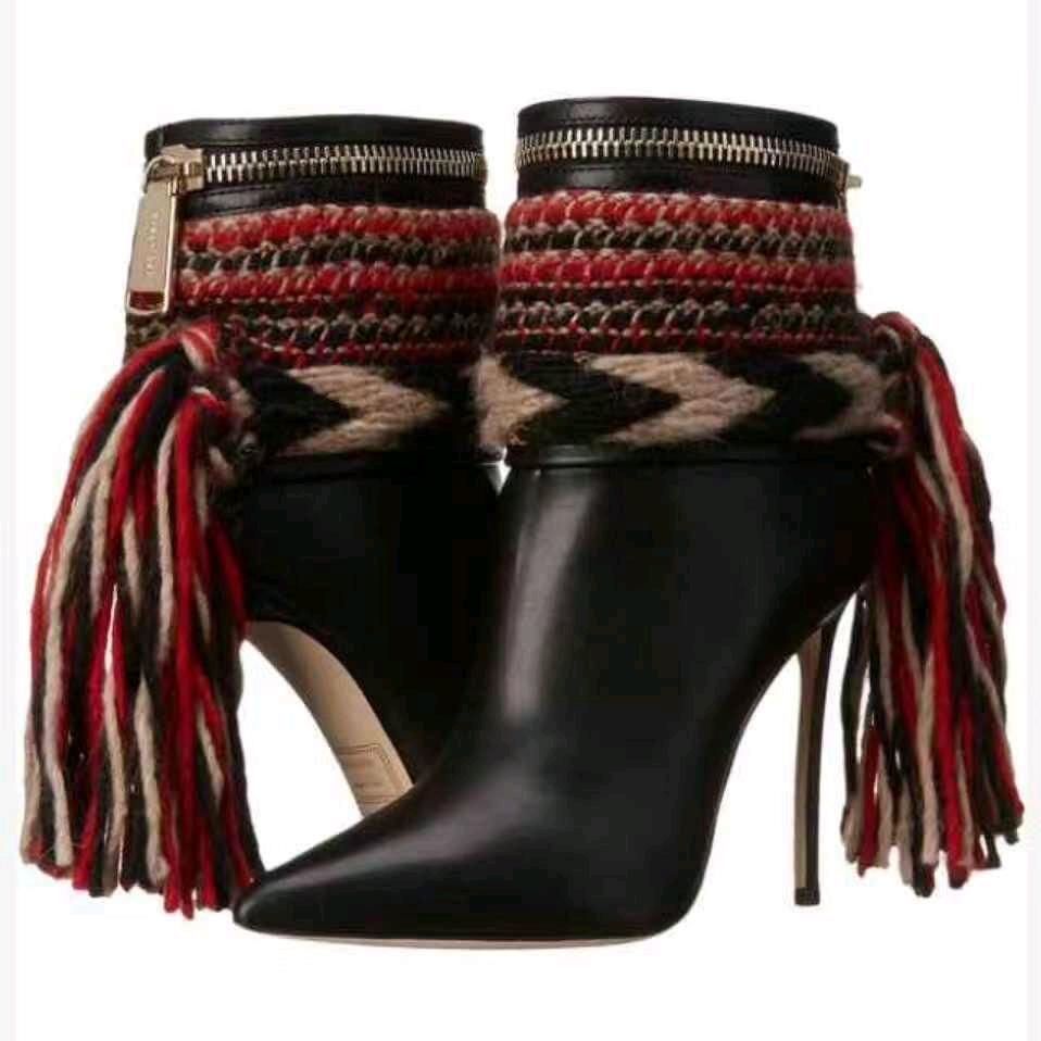 迪力比热木鞋子店