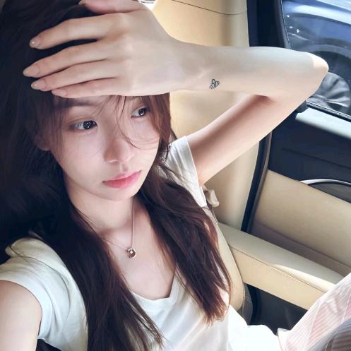 小迹.