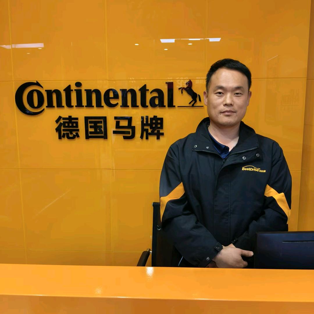 小沈卖轮胎（信阳汽配城马牌）
