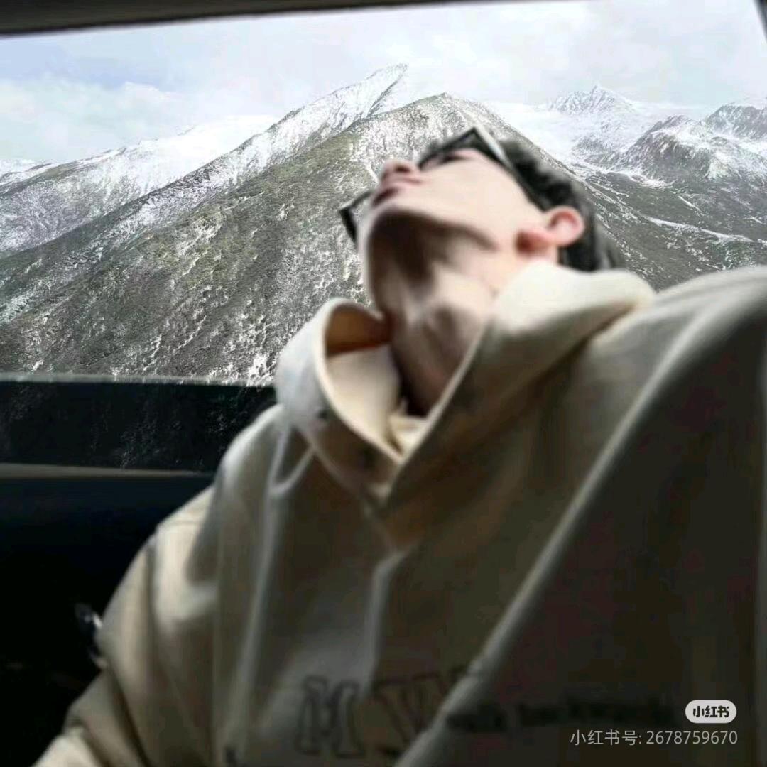 ,黄贰`