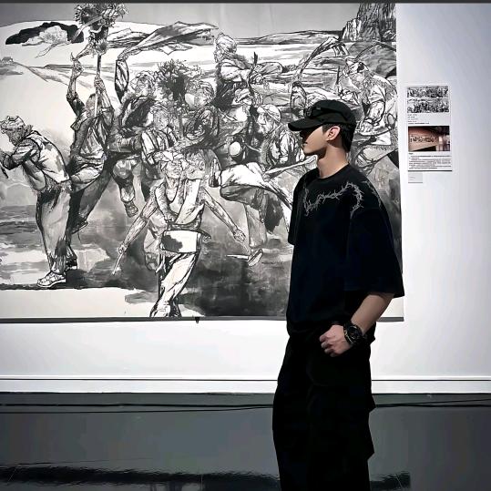 肩膀上扛只猪头