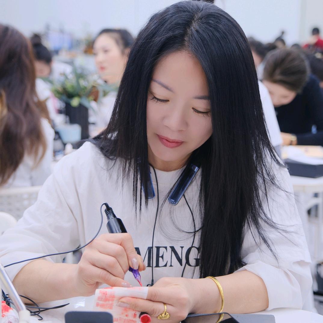 雨璐美甲美睫纹绣