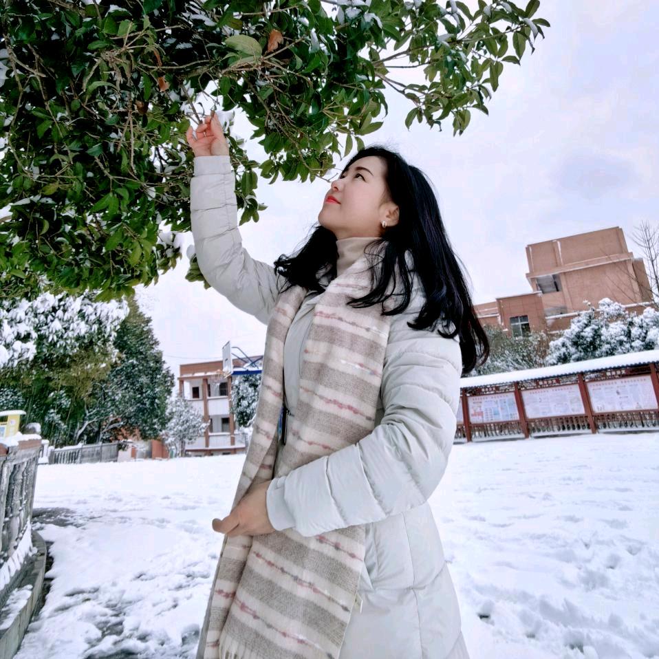 苗族大姑娘（允臻）