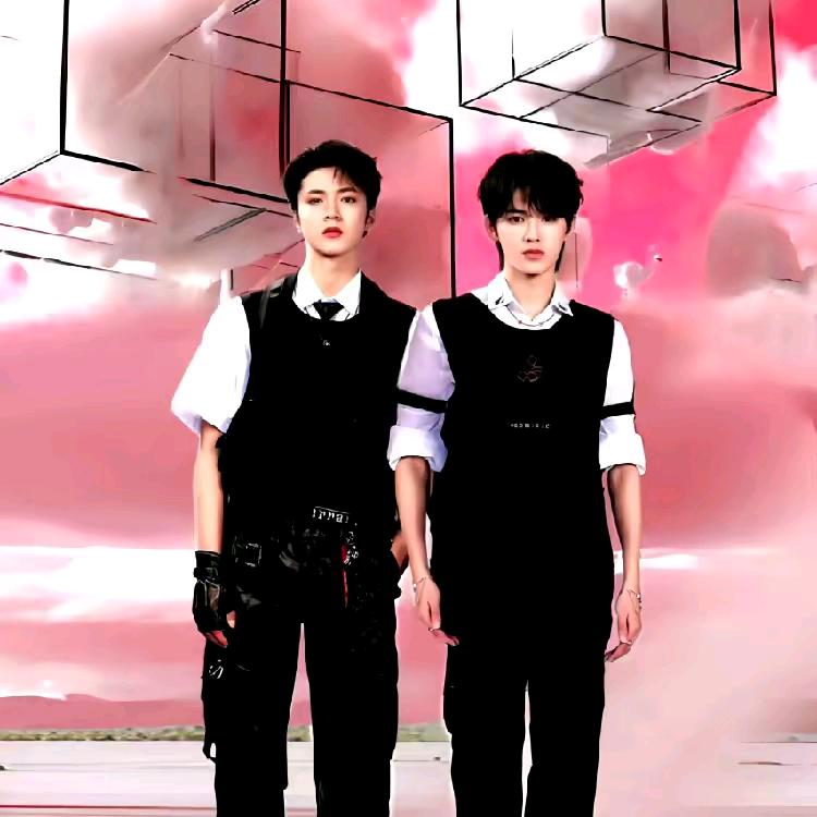 刘耀文，宋亚轩