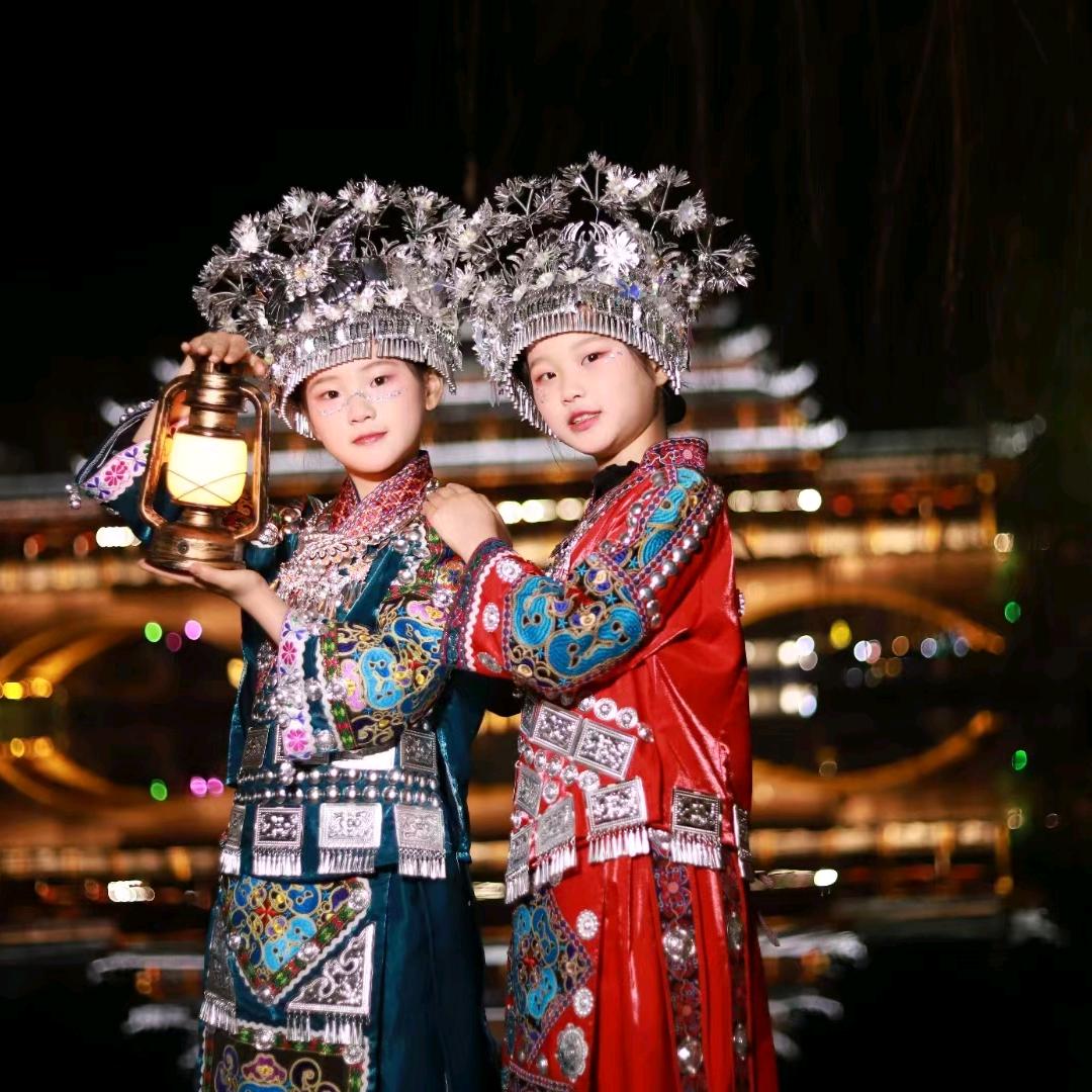 凤凰古城旅拍华哥哥