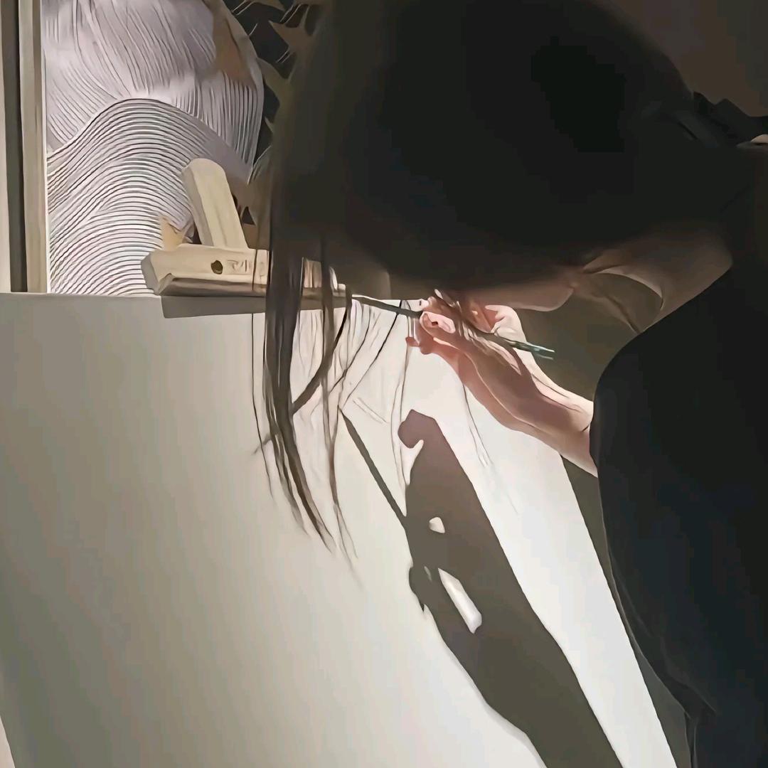 洛