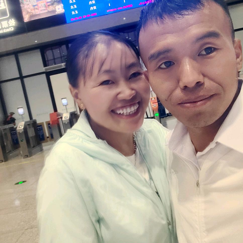 《 小邓同学》