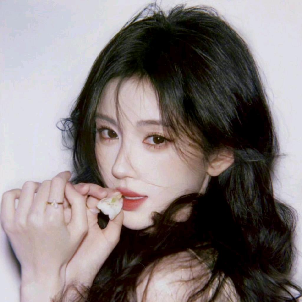 被邓紫棋认可的男人