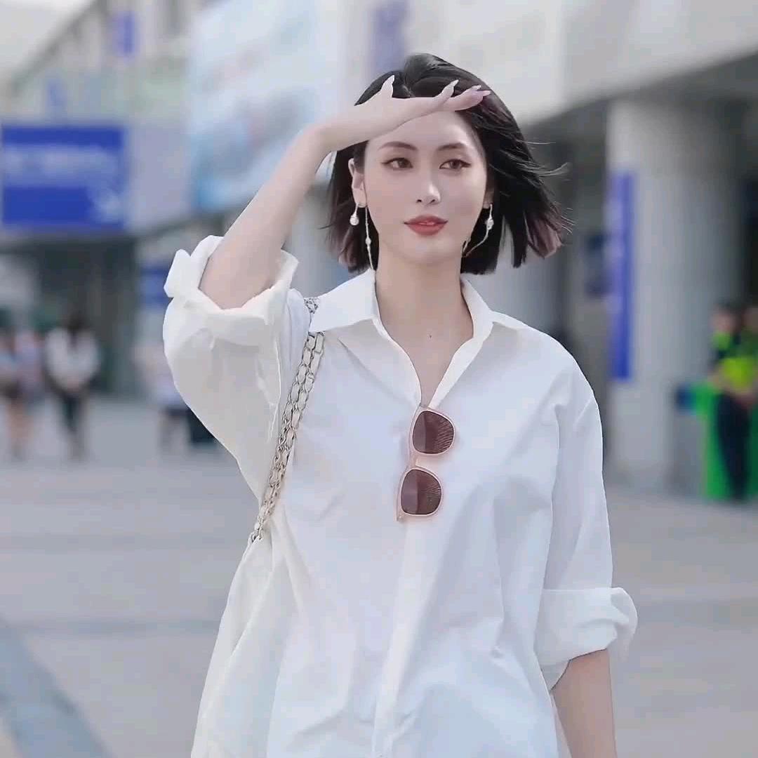 兰兰.