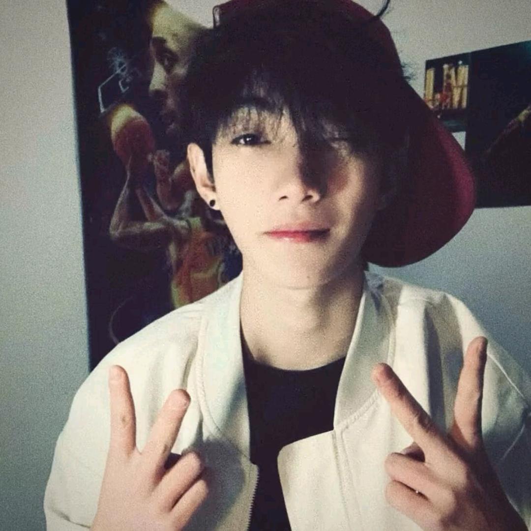 ⚜️-帥飛村長.🕸