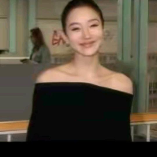 LiLi李慧儿- 每日穿搭