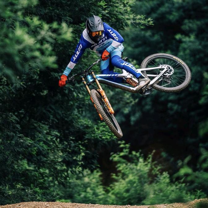 底地球不是车混