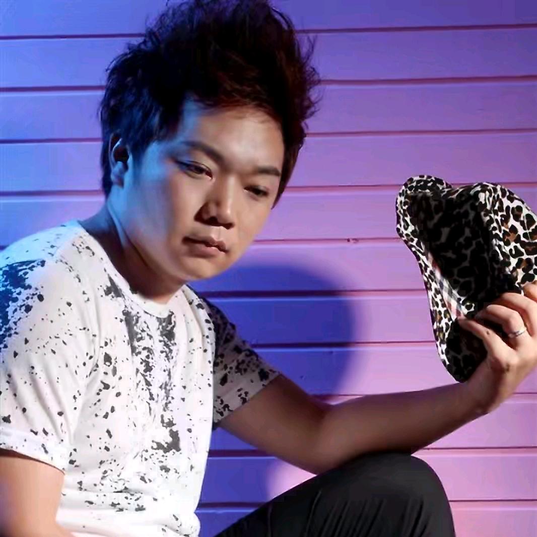 朗朗造型美容美发私人形象定制会所