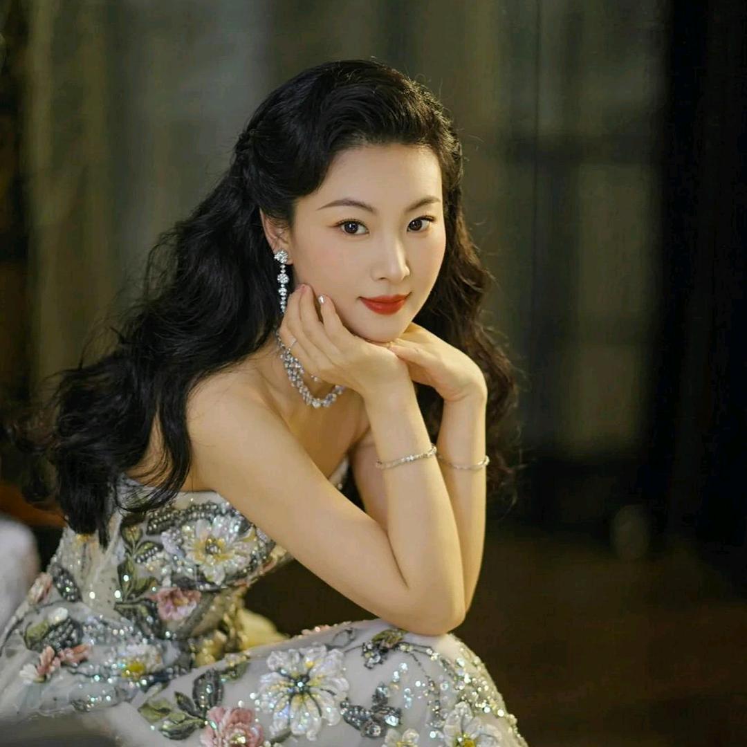 做成人钢琴的刘老师🎹