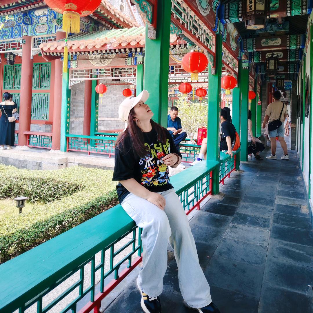 小英（业余爱跳舞）