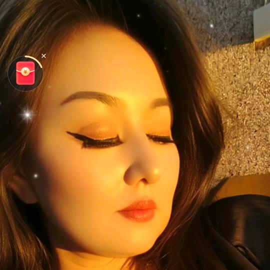 🌹神秘花 烫发染发化妆🌹