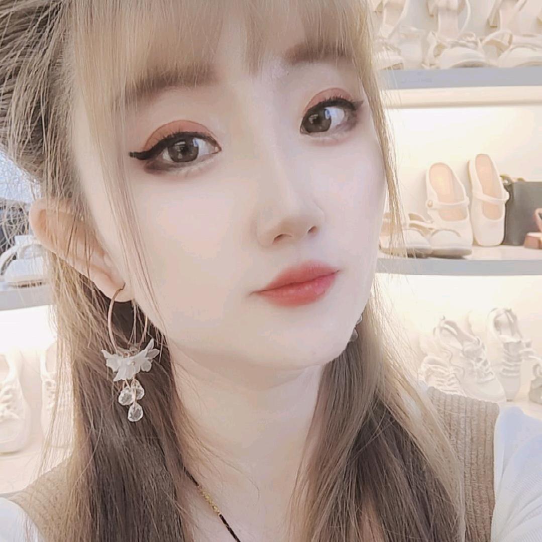 童心未泯小姐姐