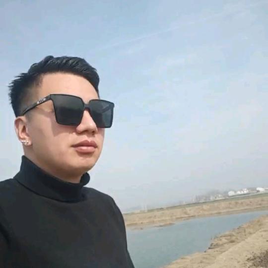窦俊