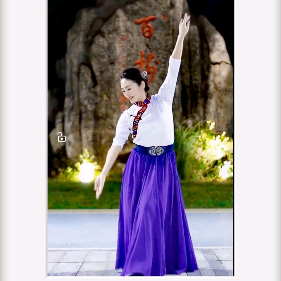 对面的小姐姐