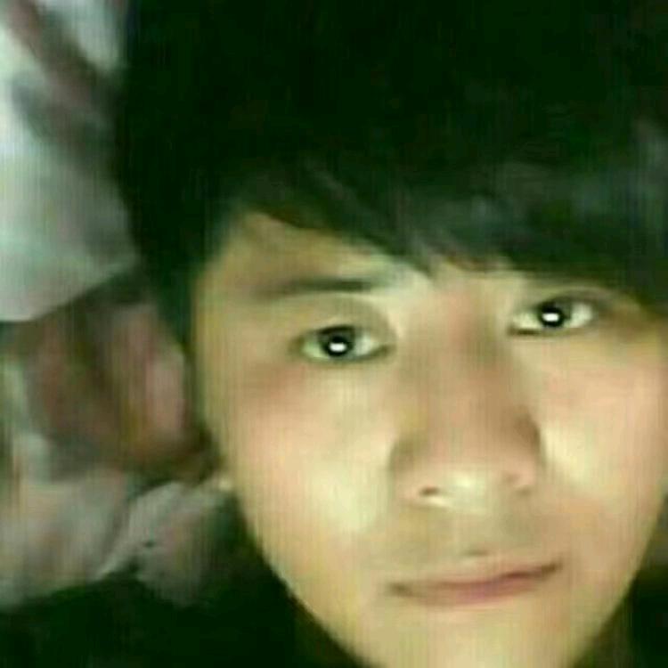 秋衣凉凉秋叶黄，冷冷清清心惆怅