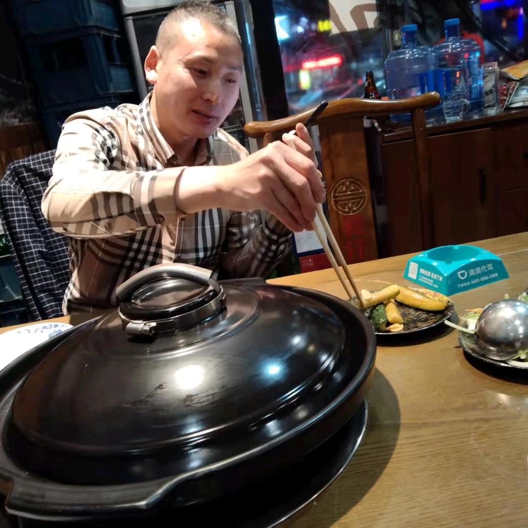 老涂专业打混凝土，木工，以及承包