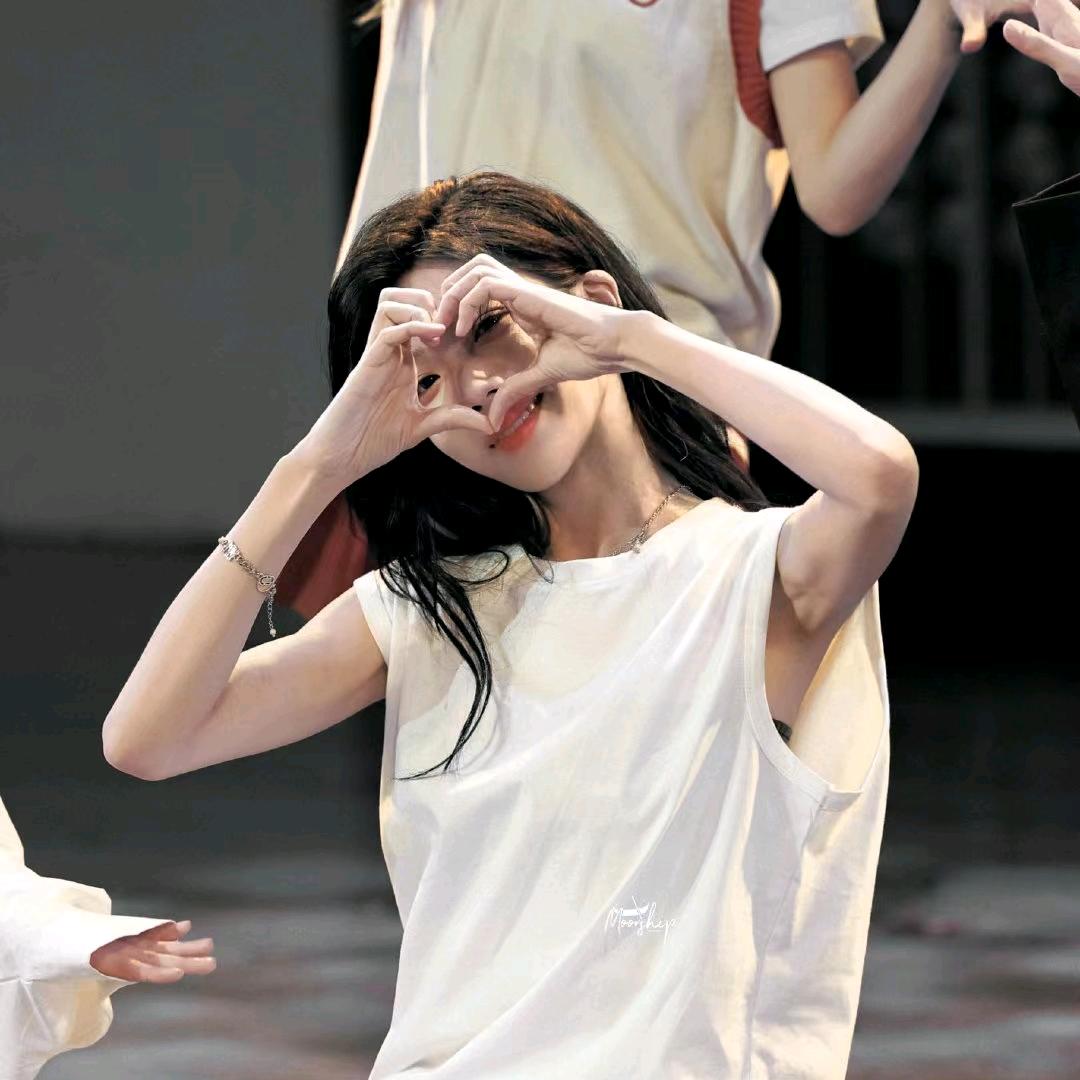 格调的叛逆小狗