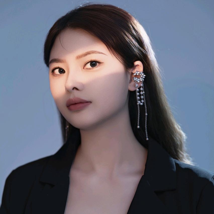 秀艺Hair  Salon红红